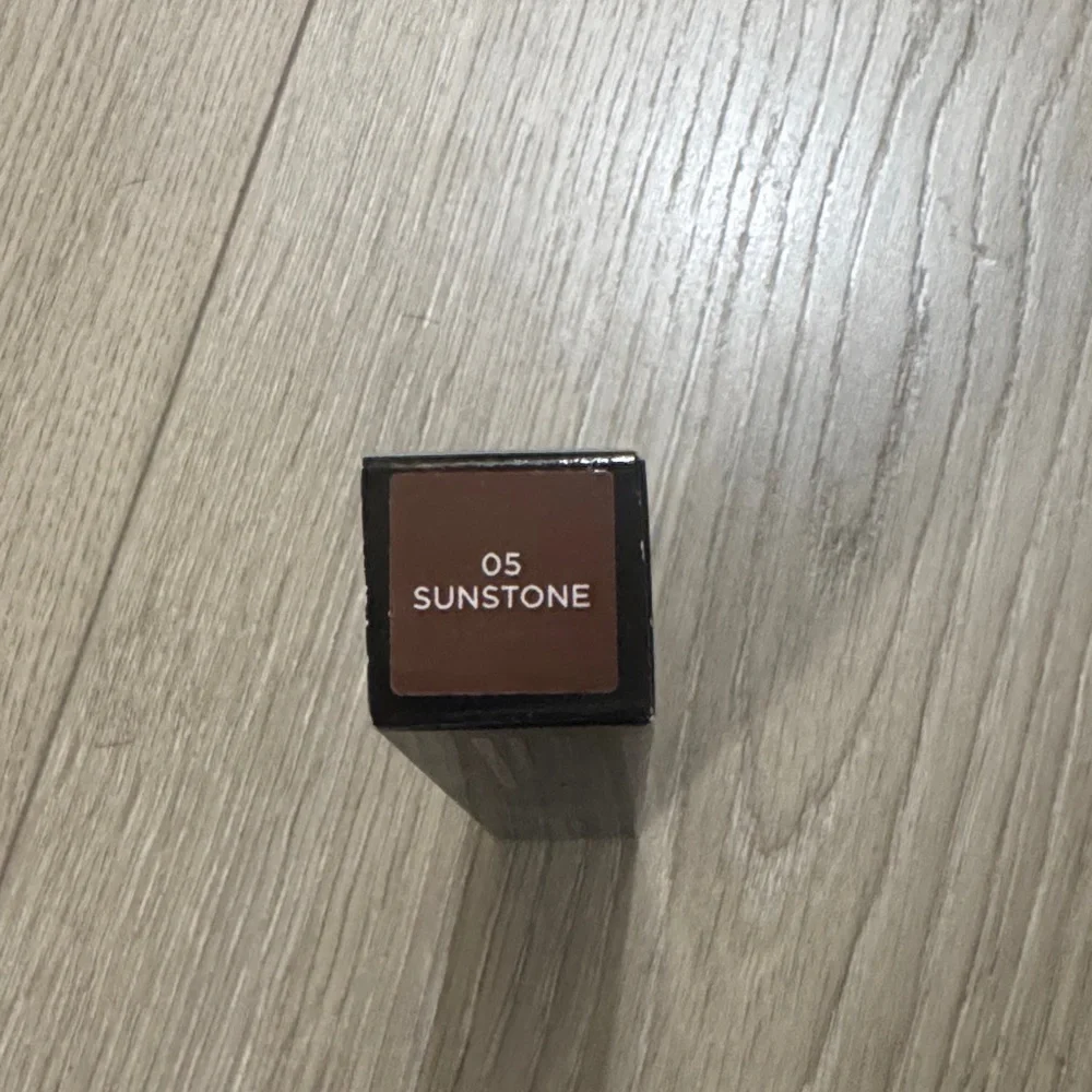 Bronzer by Laura Mercier Sunstone tinted moisturizer bronzer